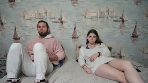 Alex and Sarah online show from October 2025 09:48:01 PM