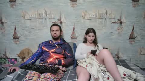 Alex and Sarah online show from November 2025 10:32:01 PM