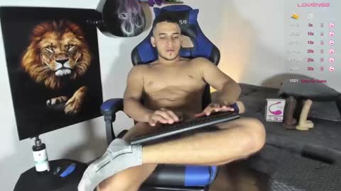 Alex Woll online show from February 2025 05:41:01 AM