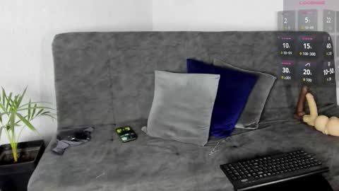 Alex Woll online show from September 2025 06:06:02 AM