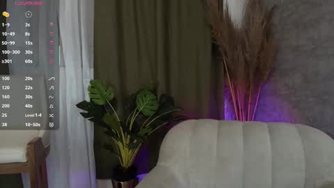 alexa_foxx27 online show from November 2025 08:00:01 PM