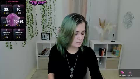 alexa_lexi online show from October 2025 11:30:01 AM