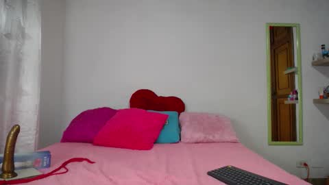 alexa_moreti online show from December 2025 12:49:02 AM