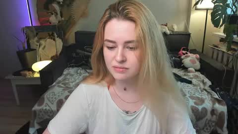 Snapshot of alexa_pirs chatting on April 2026 01:21:01 PM alexa_pirs online show from April 2026 01:21:01 PM