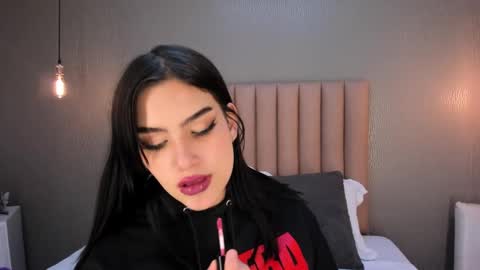 Alexa Thaylor online show from January 2025 06:14:01 PM