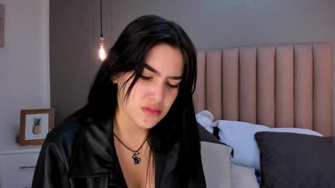 Alexa Thaylor online show from January 2025 06:12:02 PM