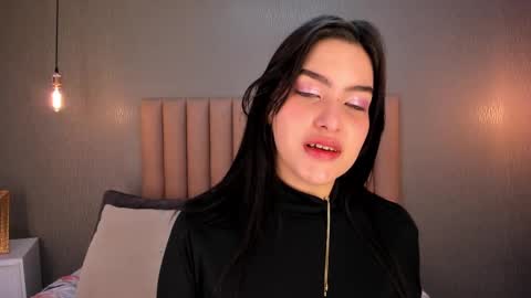 Alexa Thaylor online show from February 2025 01:33:01 PM