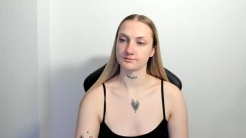 Snapshot of alexafragile chatting on July 2026 11:51:02 AM Alexa online show from July 2026 11:51:02 AM