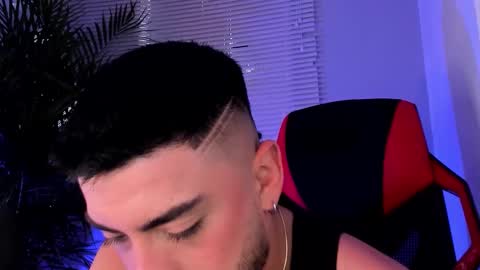 Alexander Diaz online show from October 2025 12:16:02 PM