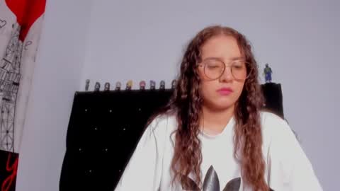 Snapshot of alexandra_clauss chatting on June 2026 11:05:01 PM alexandra clauss online show from June 2026 11:05:01 PM