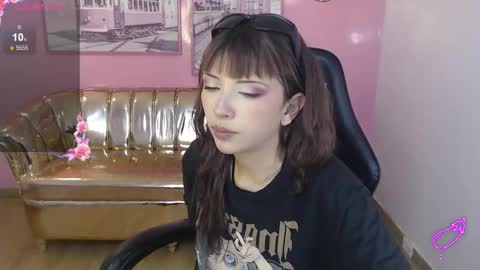 alexandra  online show from November 2025 08:30:02 PM