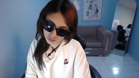 alexandra  online show from November 2025 07:58:01 PM