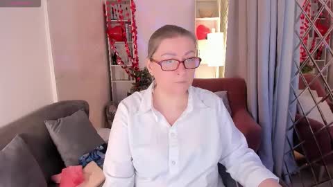 Alexandra online show from February 2026 09:02:01 PM