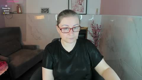 Alexandra online show from April 2026 01:49:01 PM