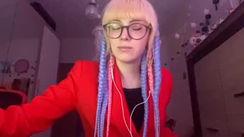 Lia online show from November 2025 03:11:01 PM