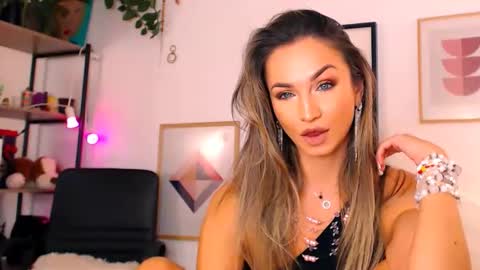 Snapshot of alexandrawooow chatting on October 2025 06:31:01 PM alexandrawooow online show from October 2025 06:31:01 PM