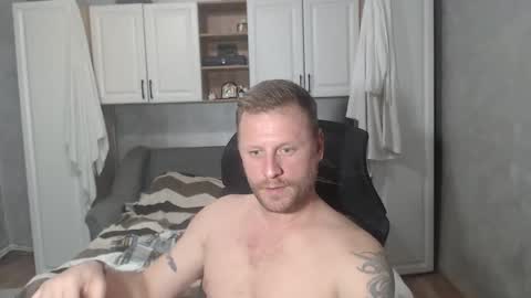 Snapshot of alexboy2022 chatting on November 2025 10:14:01 PM onlyfans..alexyno2022 online show from November 2025 10:14:01 PM