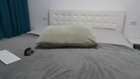 alexfit96 online show from December 2025 06:35:02 PM