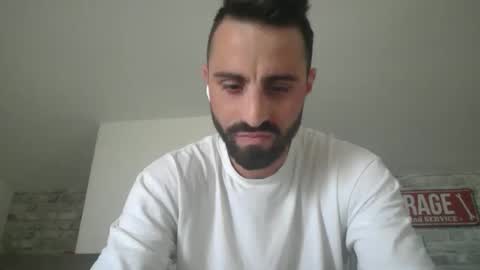 alexhot132 online show from April 2026 04:23:01 PM