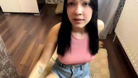 Snapshot of alexiaficke chatting on May 2026 09:06:01 AM Emila online show from May 2026 09:06:01 AM