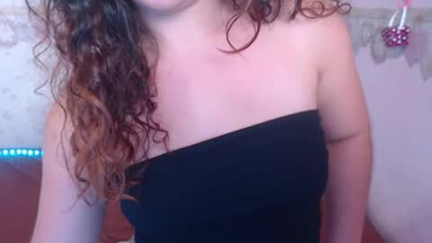 Alexia online show from March 2025 06:08:02 PM