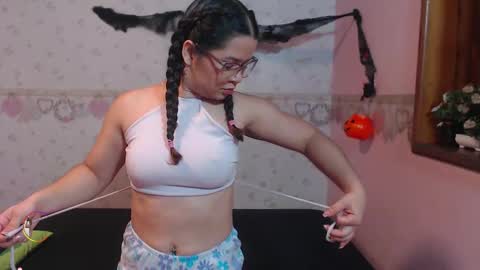 Alexia online show from October 2025 12:16:01 PM