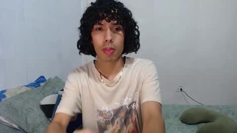 Alexis online show from November 2025 12:16:01 PM