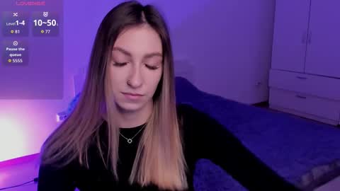 Alexis online show from November 2025 07:49:02 PM