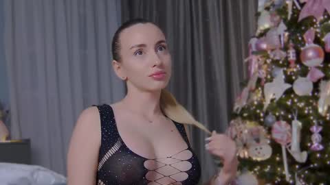 Alexis online show from December 2025 08:21:01 AM