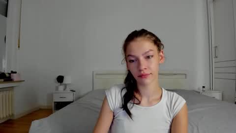 Snapshot of alexisyourdream chatting on September 2025 05:40:02 AM Alex online show from September 2025 05:40:02 AM