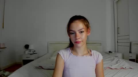 Snapshot of alexisyourdream chatting on September 2025 07:21:02 AM Alex online show from September 2025 07:21:02 AM