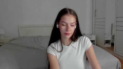 Snapshot of alexisyourdream chatting on November 2025 08:25:01 AM Alex online show from November 2025 08:25:01 AM