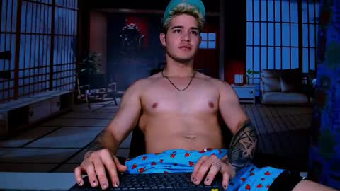 Alex online show from November 2025 07:13:02 PM