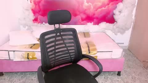 Alex online show from November 2025 07:02:02 PM