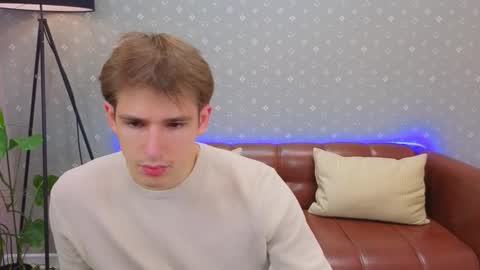 Snapshot of alexs_771 chatting on September 2025 12:21:01 PM Dennis online show from September 2025 12:21:01 PM