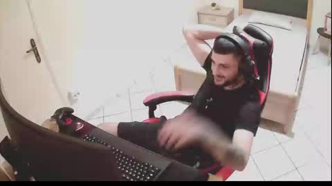 alexthepro00 online show from October 2025 04:46:01 PM