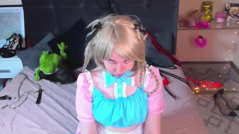 Snapshot of alexxisskyy chatting on May 2026 05:35:01 AM Alexsy online show from May 2026 05:35:01 AM
