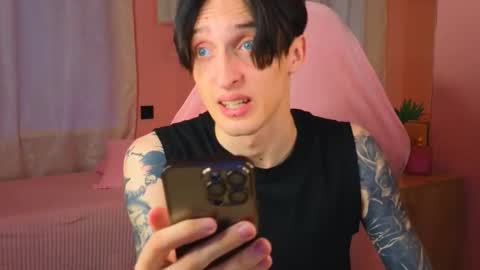 Alex online show from October 2025 12:02:02 PM