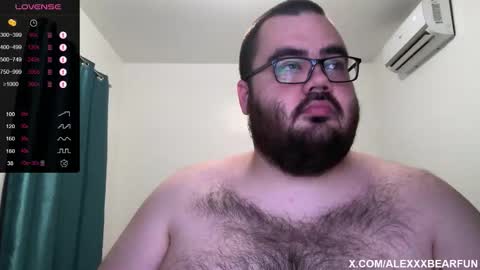 Snapshot of alexxxbear chatting on January 2026 01:52:01 AM alexxxbear online show from January 2026 01:52:01 AM