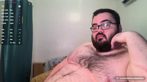 Snapshot of alexxxbear chatting on May 2026 05:35:02 AM alexxxbear online show from May 2026 05:35:02 AM