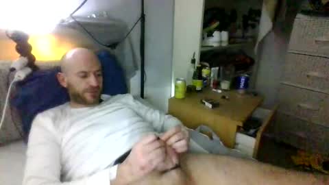 Snapshot of alfred151 chatting on June 2026 04:04:02 AM Edgarrrdd1021 online show from June 2026 04:04:02 AM