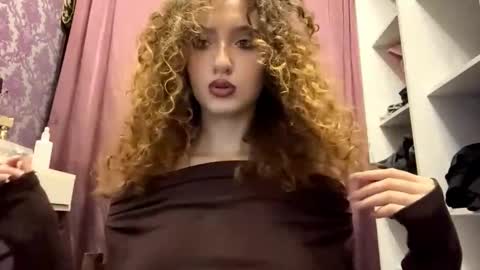 Snapshot of alfredaspagnolo chatting on November 2025 02:24:02 PM Tatiana online show from November 2025 02:24:02 PM