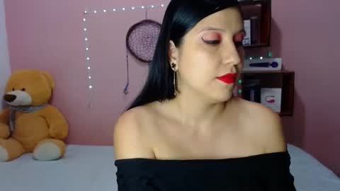 alixia online show from November 2025 09:16:02 PM