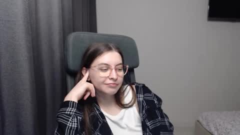 Alice online show from February 2025 10:21:02 PM