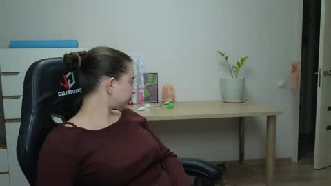 Alice online show from April 2026 09:39:33 PM