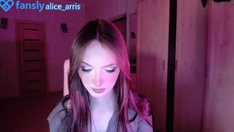 Alice Aris online show from October 2025 07:57:02 PM