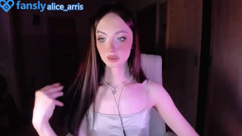 Alice Aris online show from October 2025 02:13:02 PM