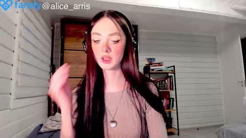 Snapshot of alice__aris chatting on February 2026 03:22:01 PM Alice Aris online show from February 2026 03:22:01 PM