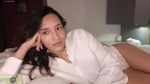 A R Y A  T I A online show from January 2025 09:52:01 PM