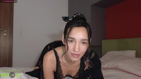 A R Y A  T I A online show from January 2025 03:45:01 PM